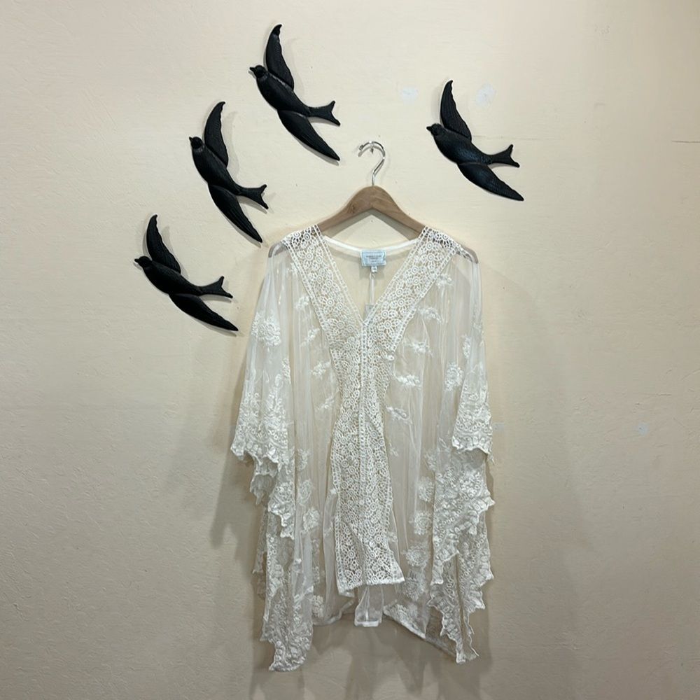 New!  Romeo + Juliet Couture Beach White Embroidered Lace Kimono Cover Up ~ S